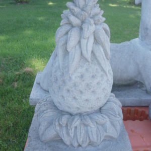 VINTAGE CONCRETE PINEAPPLE FINIAL OR FOUNTAIN TOP STATUE